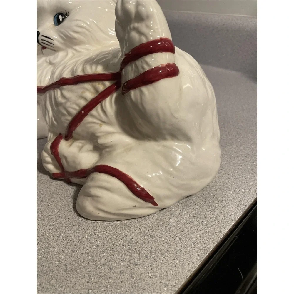 Large Vintage White Ceramic Persian Kitten Kitty Cat Playing w/ Red Yarn Figure